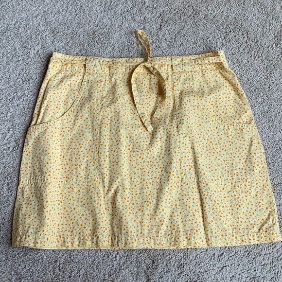 Vintage American Eagle Outfitters Ditzy printed Yellow Flower Print Skirt size 4 - Picture 2 of 9